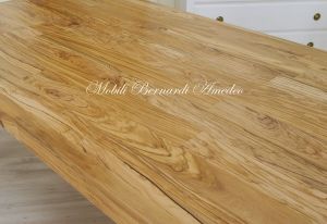 Tavolo stile moderno in legno massello di ulivo