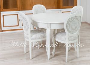 Tavolo rotondo in legno e sedie imbottite stile classico finitura colore bianco