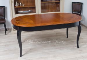 Tavolo rotondo stile classico in legno con prolunghe centrali aggiuntive