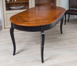 Tavolo rotondo stile classico in legno con prolunghe centrali aggiuntive