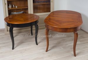 Tavoli rotondi stile classico in legno di noce con allunghi produzione artigianale personalizzabile