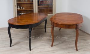 Tavoli rotondi stile classico in legno con finiture personalizzate
