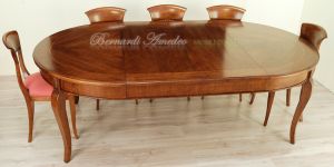 Tavolo classico rotondo diametro 140 cm in legno di noce con prolunghe