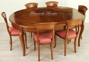 Tavolo classico rotondo diametro 140 cm in legno di noce con prolunghe