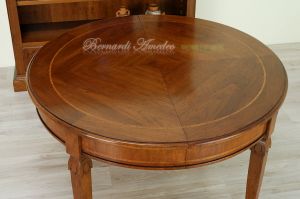 Tavolo classico diametro 120 cm con gambe intagliate
