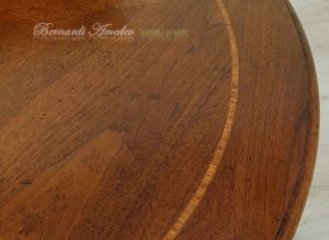 Tavolo classico diametro 120 cm con gambe intagliate