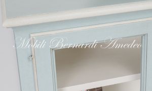 Vetrina libreria in legno massello finitura laccata bicolore con 2 ante a vetro e ripiani spostabili stile country