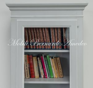 Vetrina libreria in legno massello laccata colore grigio e bianco