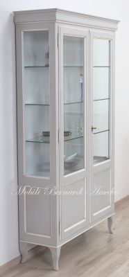 Classic style 2-door display cabinet with two-tone gray and white glass finish