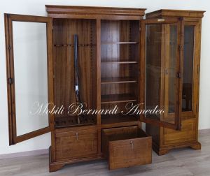 Fuciliera in legno massiccio stile classico con 2 ante e 2 cassetti