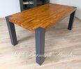 Tavolo in legno di ulivo massello con gambe in ferro